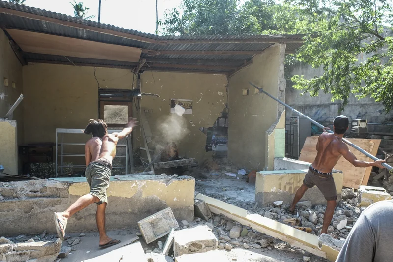 Gili Strong - August 2018